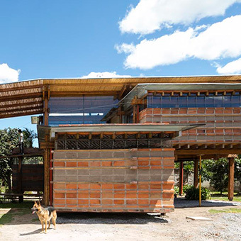 HACER MUCHO CON POCO